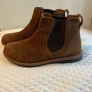BORN Chelsea Ankle Boot Brown Suede